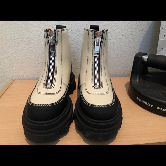 Leather Zip Ankle Boots - oyster gray, 21 fw - Picture 2 of 3